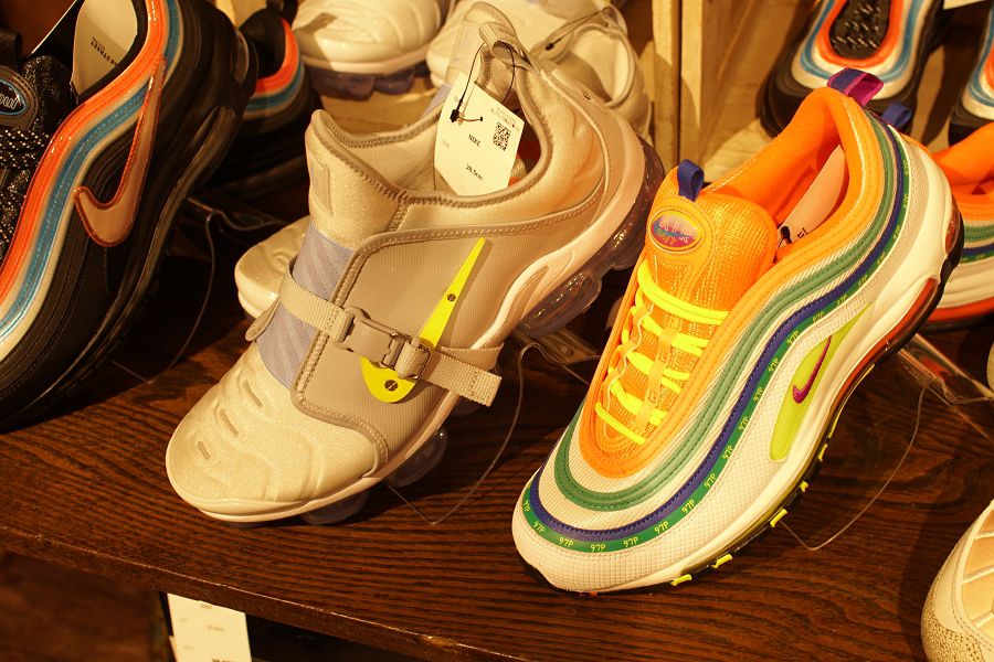 NIKE ON AIR PARIS LONDON(ナイキ オンエアー パリ ロンドン)