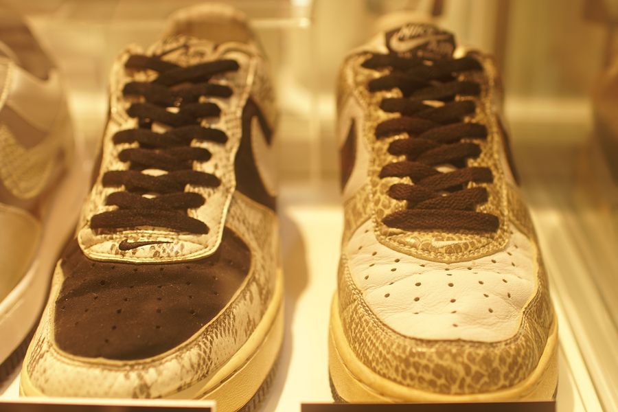 エアフォースワン(AIR FORCE 1) 大阪 白黒蛇