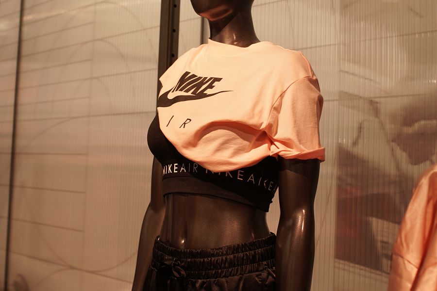 NIKE HARAJUKU(ナイキ原宿)リニューアルオープン 1F ウィメンズ アパレル