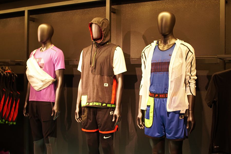 NIKE HARAJUKU(ナイキ原宿)リニューアルオープン 店内2F メンズアパレル