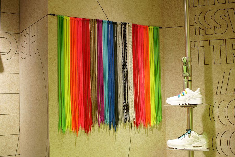 NIKE HARAJUKU ナイキ原宿 NIKEiD STUDIO (ナイキ ID スタジオ)