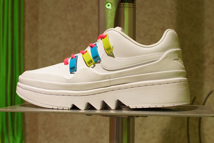 NIKE HARAJUKU ナイキ原宿 NIKEiD STUDIO (ナイキ ID スタジオ)