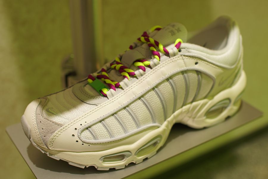 NIKE HARAJUKU ナイキ原宿 NIKEiD STUDIO (ナイキ ID スタジオ) AIR MAX TALIWIND (エアマックス テイルウィンド)