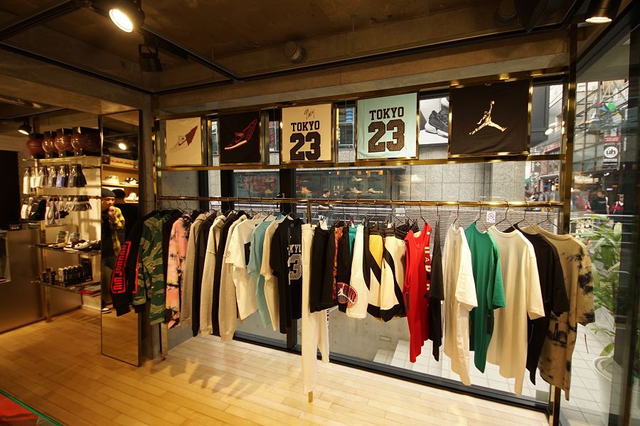TOKYO 23 (トウキョウ 23) 原宿・プロペラ通り 店内