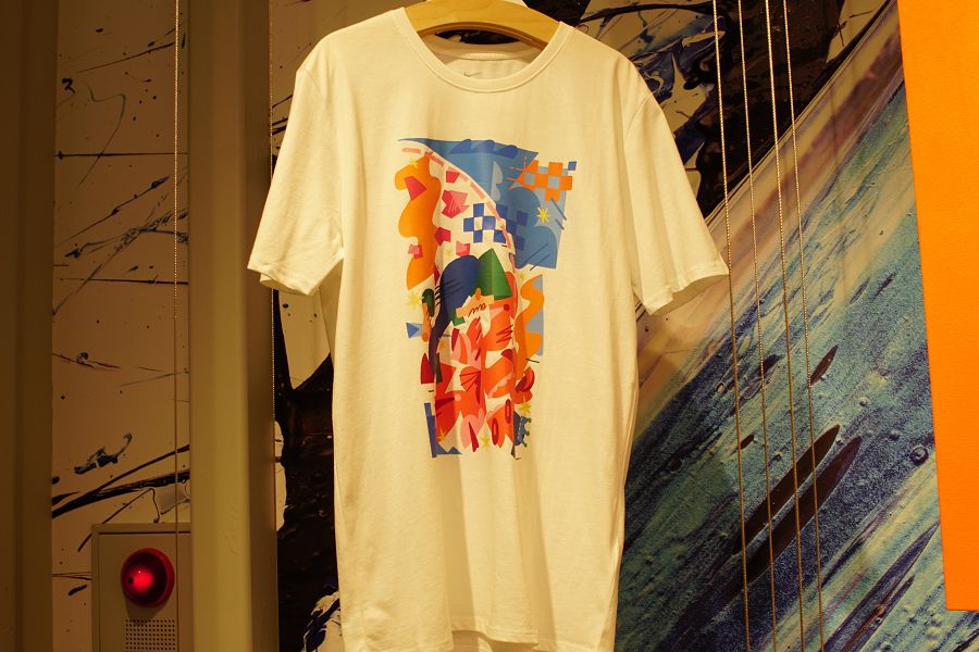 キックスラウンジ 表参道(Kicks Lounge Omotesando) リニューアル 7月 2F アパレルカスタマイゼーション Tシャツ witness noise