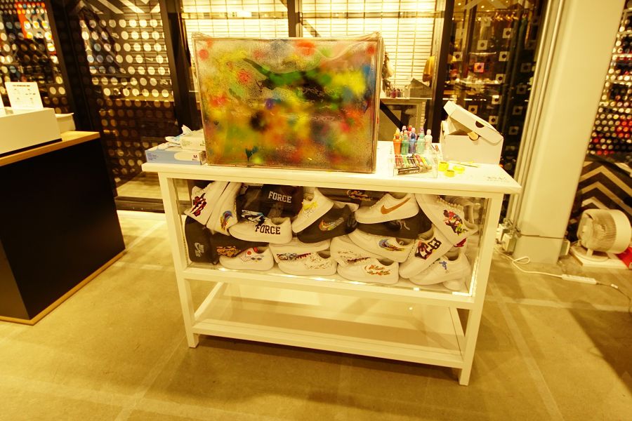 キックスラウンジ 表参道(Kicks Lounge Omotesando) リニューアル 7月 2F スニーカー カスタマイゼーション