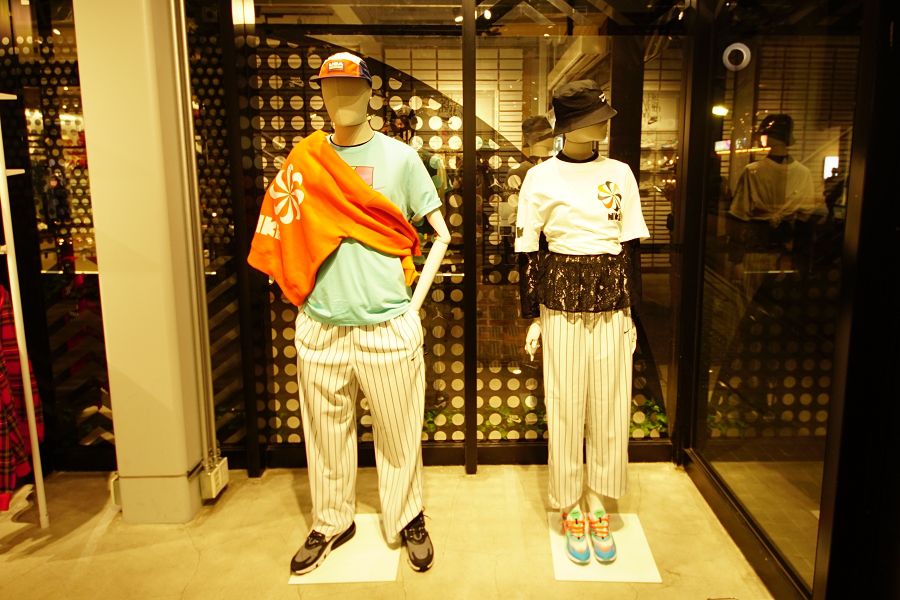 キックスラウンジ 表参道(Kicks Lounge Omotesando) リニューアル 7月 アパレル 陳列