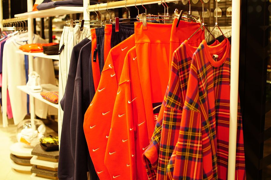 キックスラウンジ 表参道(Kicks Lounge Omotesando) リニューアル 7月 アパレル 陳列