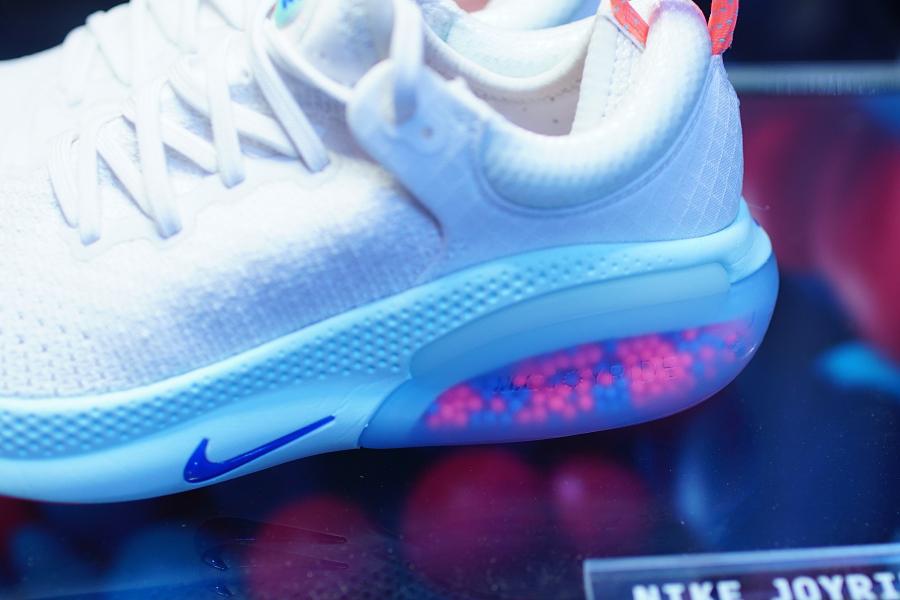 NIKE JOYRIDE RUN FLYKNIT (ナイキ ジョイライド ラン フライニット) ビーズ