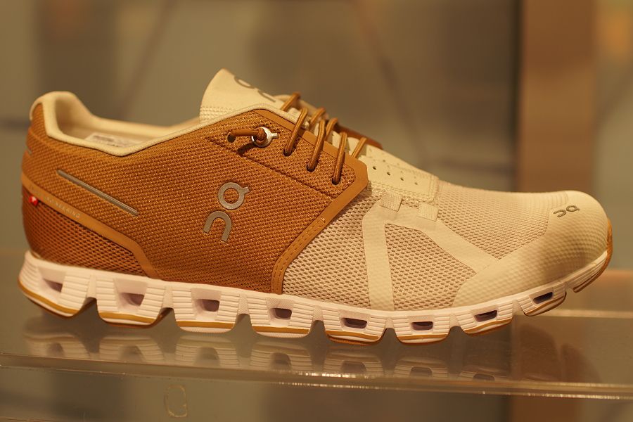 On Cloud 50 | 50 (オン クラウド 50 | 50)ベージュ Caramel | Pearl