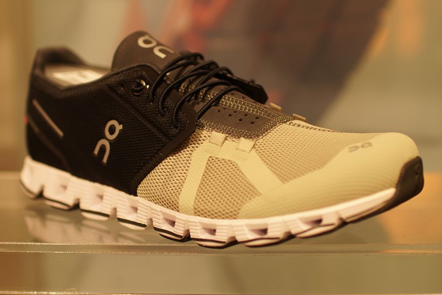 On Cloud 50 | 50 (オン クラウド 50 | 50)黒(ブラック)Black | Hay