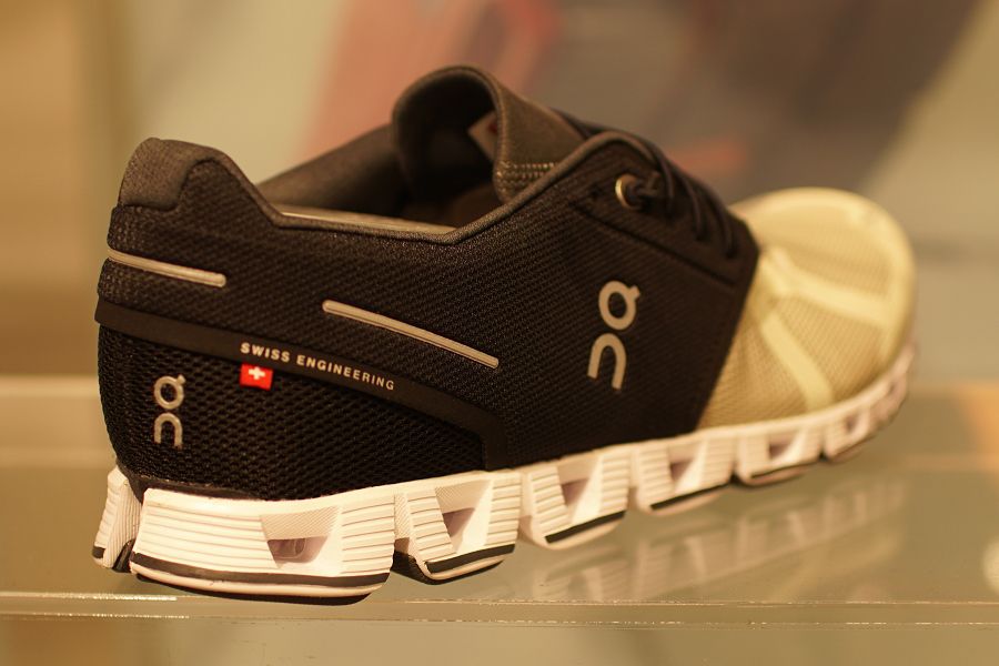 On Cloud 50 | 50 (オン クラウド 50 | 50)黒(ブラック)Black | Hay