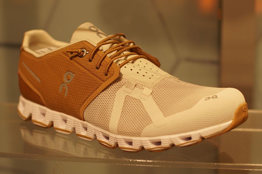 On Cloud 50 | 50 (オン クラウド 50 | 50)ベージュ Caramel | Pearl