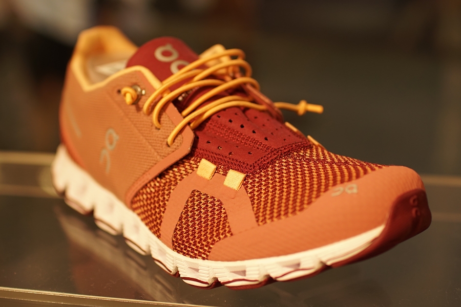 On Cloud 50 | 50 (オン クラウド 50 | 50)ベージュ Caramel | Pearl