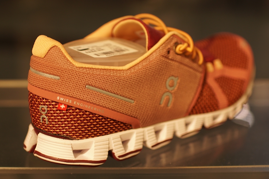 On Cloud 50 | 50 (オン クラウド 50 | 50)ベージュ Caramel | Pearl