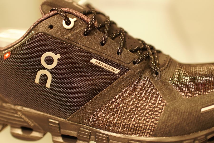 On Cloudflyer Waterproof(オン クラウドフライヤー ウォータープルーフ) 黒(ブラック) Black | Lunar