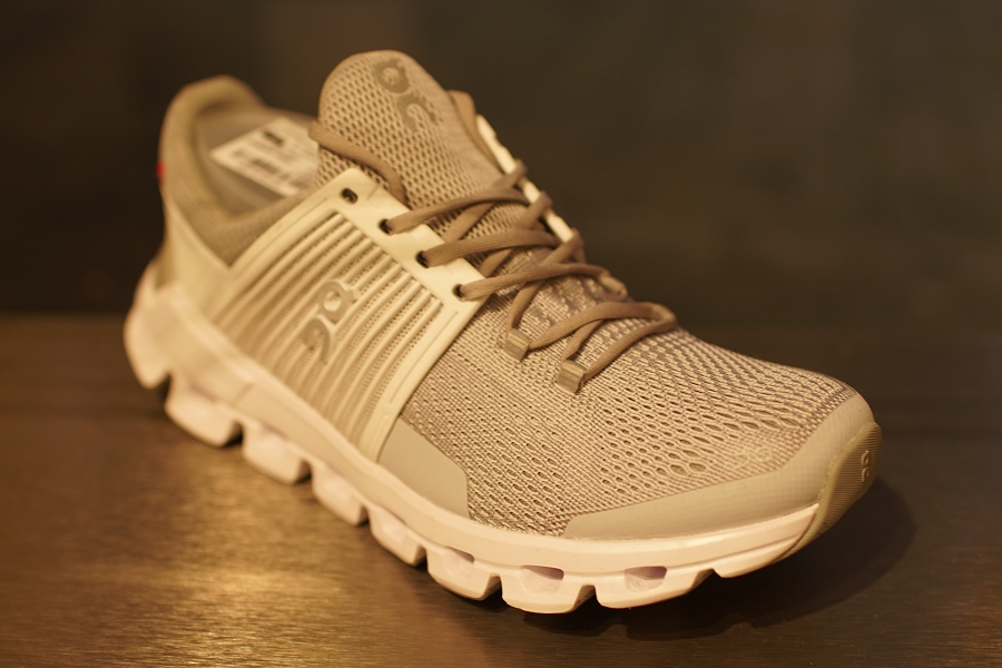 On CLOUDSWIFT(オン クラウドスウィフト) WOMENS(ウィメンズ)