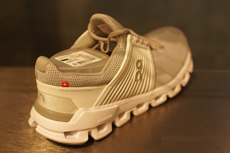 On CLOUDSWIFT(オン クラウドスウィフト) WOMENS(ウィメンズ)