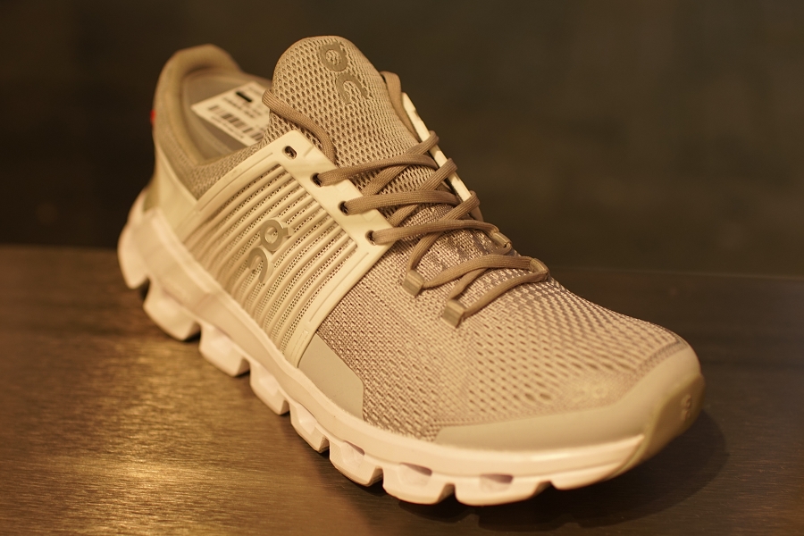 On CLOUDSWIFT(オン クラウドスウィフト) WOMENS(ウィメンズ)