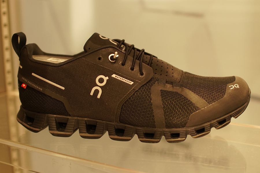 On CLOUD Waterproof(オン クラウド ウォータープルーフ) 黒(ブラック) Black | Lunar