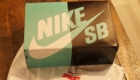 Nike SB x AIR JORDAN 1 LOW UNC(エア ジョーダン1 ロー ノースカロライナ) ボックス