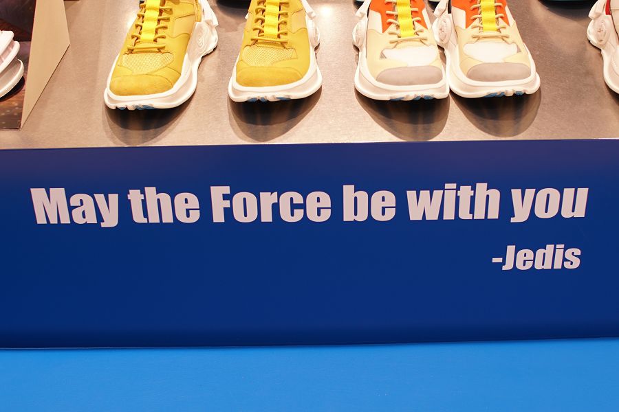 スター・ウォーズ)(STAR WARS) May the force be with you.(フォースと共にあらんことを)
