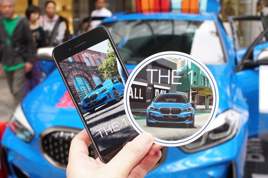 BMW 1シリーズ SNS投稿 ステッカー FNO ファッションズナイトアウト 2019 東京(FASHION'S NIGHT OUT)