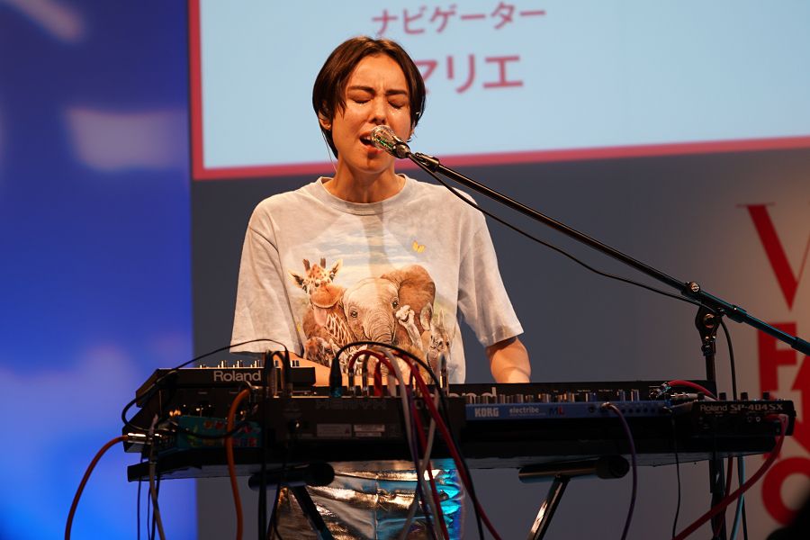 マイカルブテ(Maika Loubte)