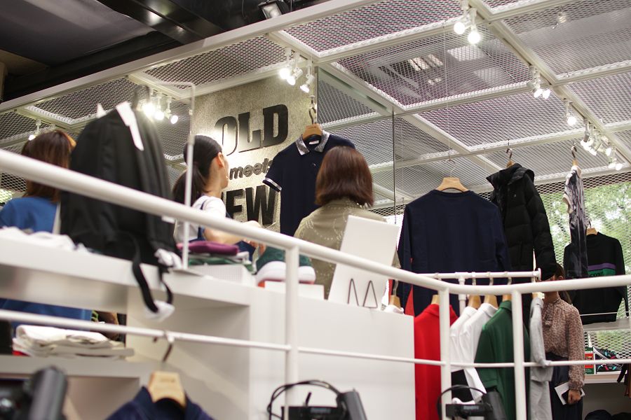 ラコステ ポップアップストア LACOSTE OLD meets NEW!! 店内