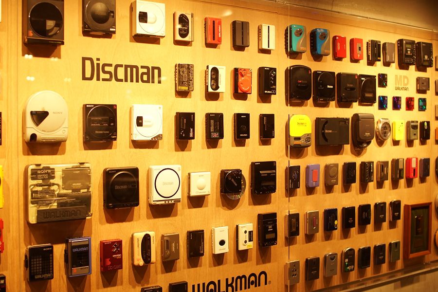 WALKMAN IN THE PARK 銀座ソニーパーク B4F 歴代ウォークマン展示