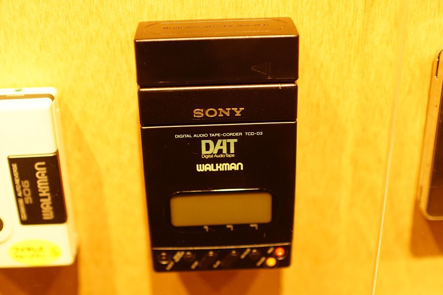 SONY TCD-D3 初代DATウォークマン