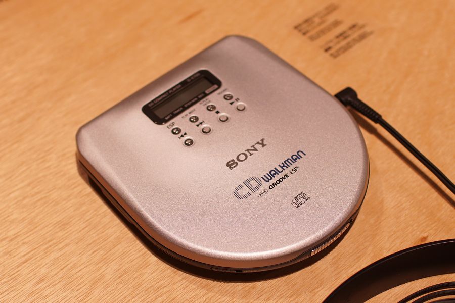 WALKMAN IN THE PARK 展示 CDウォークマン