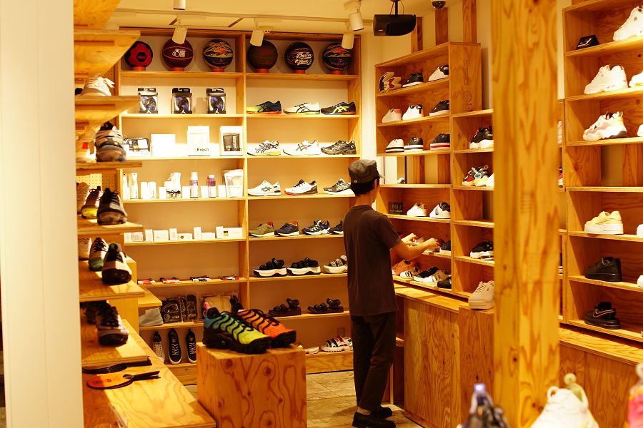 山男フットギア リニューアルオープン 店内1F