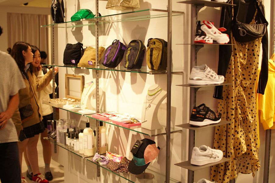 バッグ アクセサリー類 アトモス ピンク フラッグシップ 原宿 (atmos pink flagship Harajuku)