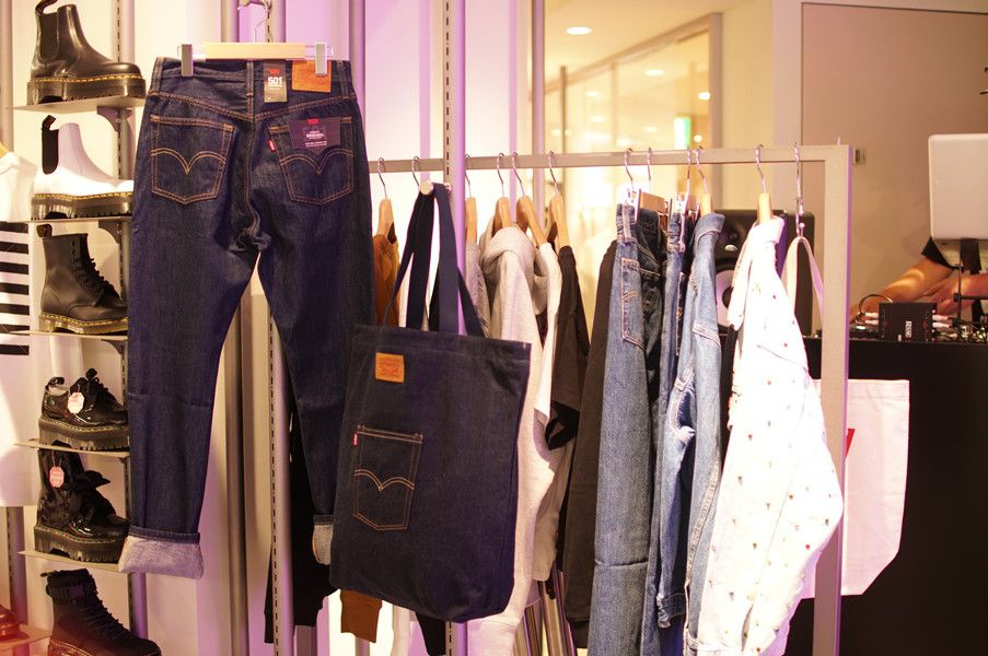 levi's (リーバイス) アトモス ピンク フラッグシップ 原宿 (atmos pink flagship Harajuku)