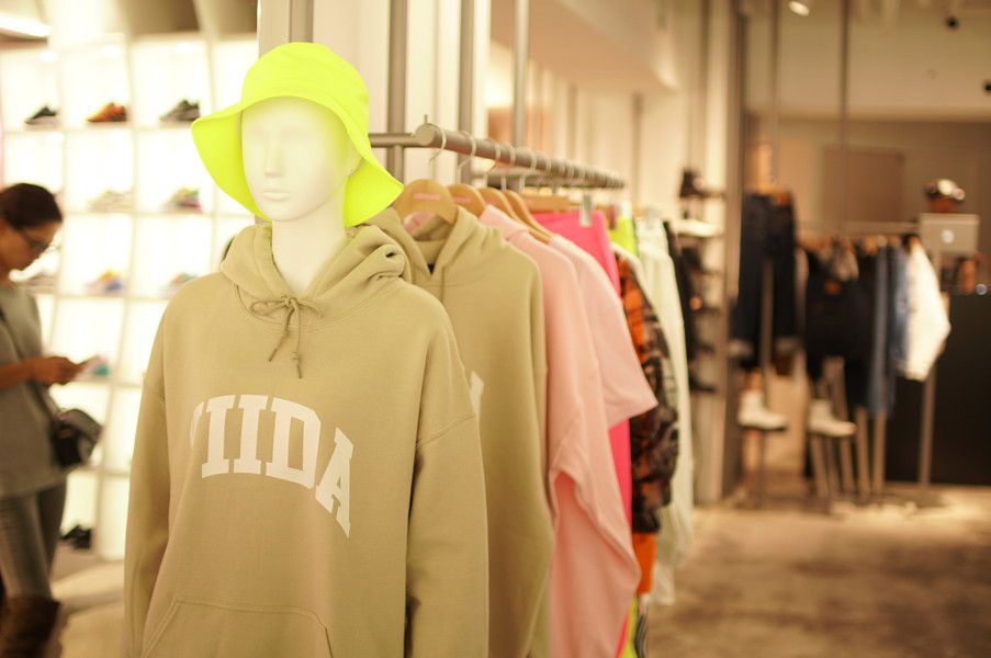 Viida アトモス ピンク フラッグシップ 原宿 (atmos pink flagship Harajuku)