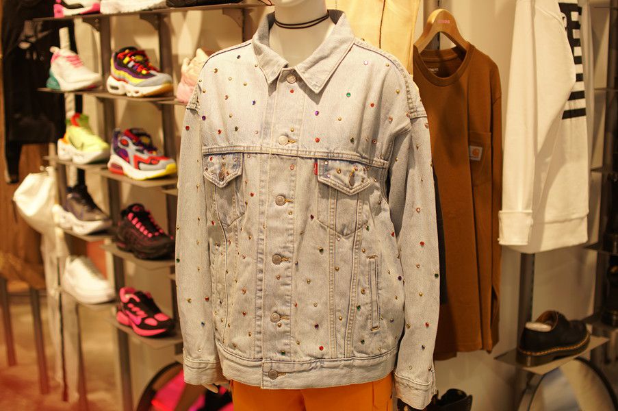 アパレルコーディネート アトモス ピンク フラッグシップ 原宿 (atmos pink flagship Harajuku)