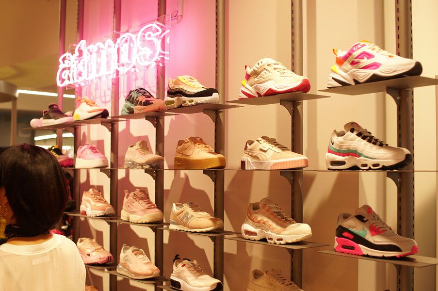 アトモス ピンク フラッグシップ 原宿 (atmos pink flagship Harajuku) レセプションパーティ スニーカー