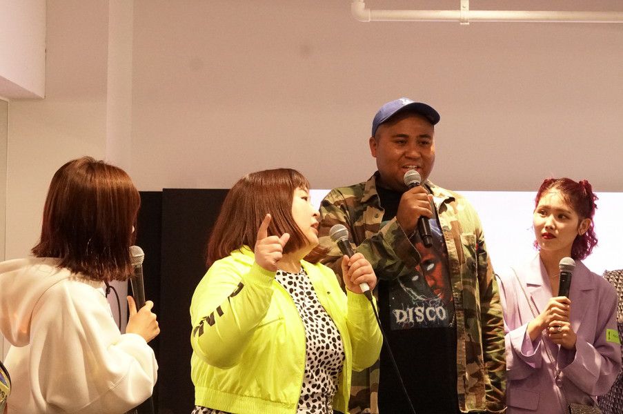 スニーカー 女子会 アトモス ピンク 3時のヒロイン アンソニー フラッグシップ 原宿 (atmos pink flagship Harajuku) レセプションパーティ