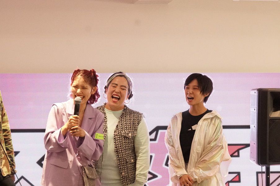 ゆりやん 光永(ひなた)スニーカー 女子会 アトモス ピンク 3時のヒロイン アンソニー フラッグシップ 原宿 (atmos pink flagship Harajuku) レセプションパーティ