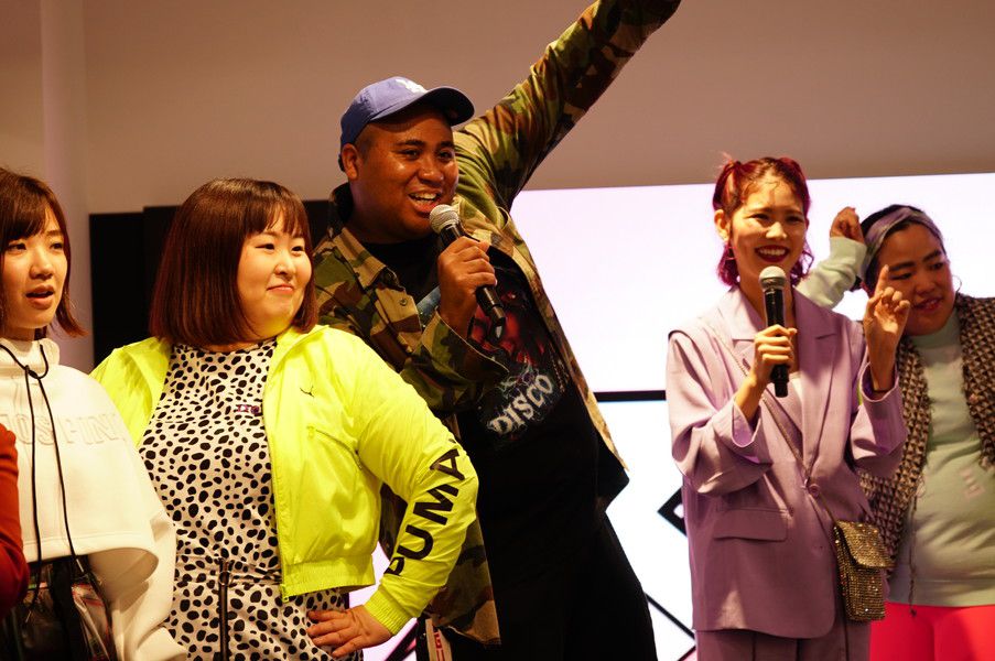 スニーカー 女子会 アトモス ピンク 3時のヒロイン アンソニー フラッグシップ 原宿 (atmos pink flagship Harajuku) レセプションパーティ