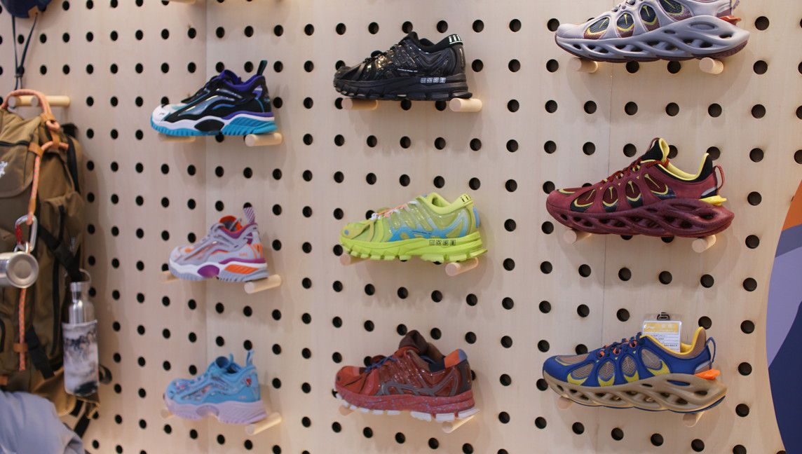 LI-NING(リーニン) ブース atmoscon(アトモスコン)