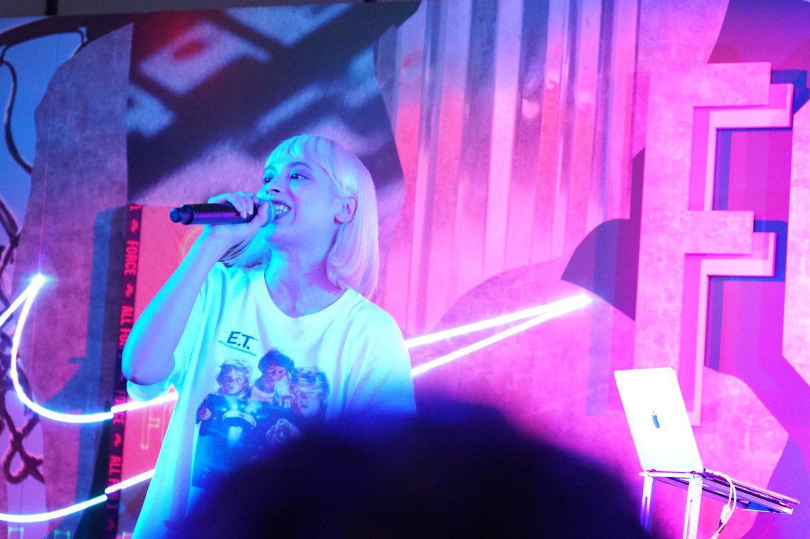 chelmico (チェルミコ) レイチェル(Rachel) ナイキブース atmoscon(アトモスコン)