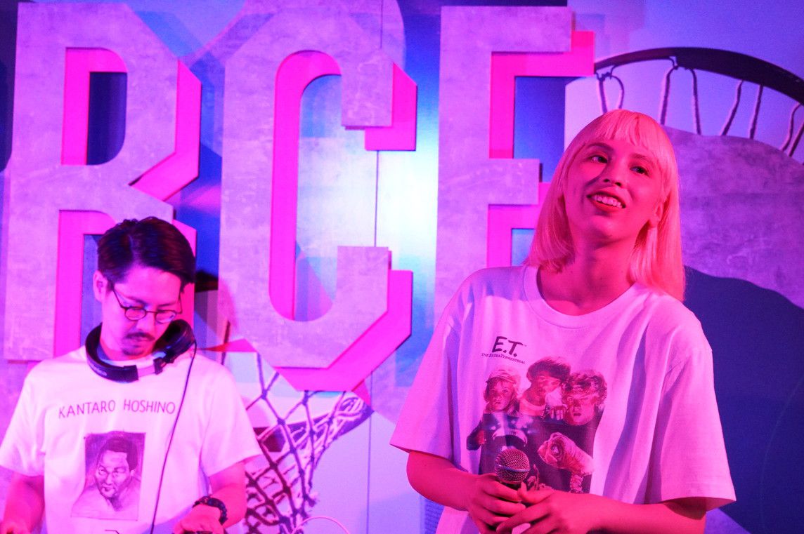 chelmico (チェルミコ) レイチェル(Rachel) ナイキブース atmoscon(アトモスコン)