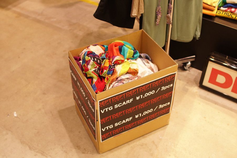 DEPT THRIFT (デプト スリフト) ヴィンテージスカーフ