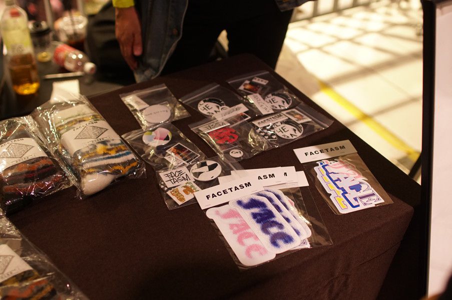 FACETASM (ファセッタズム) 缶バッジ ステッカー ソックス