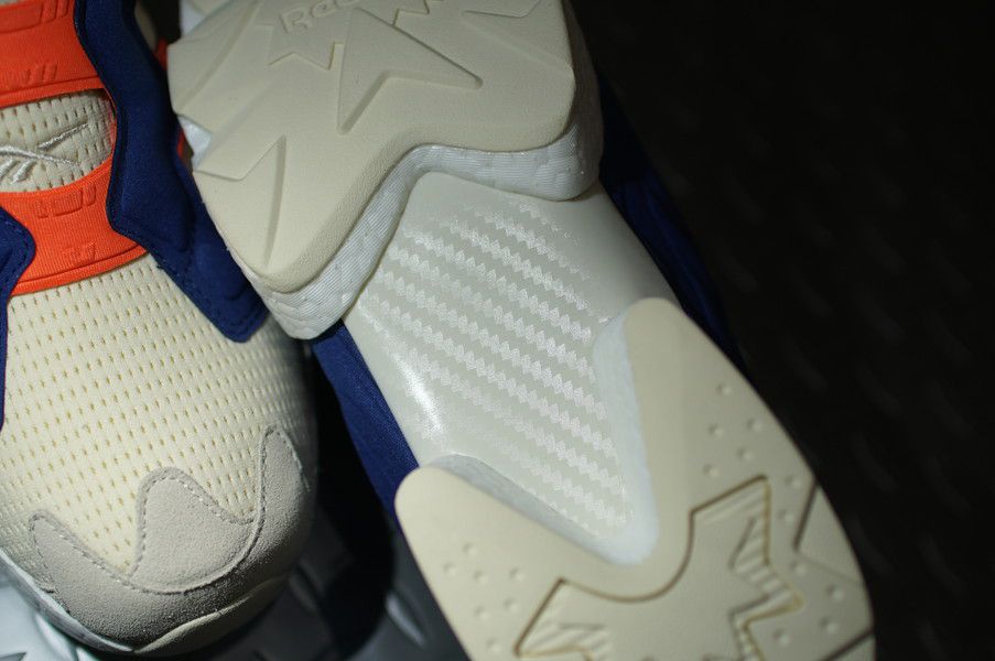 Reebok INSTAPUMP FURY BOOST prototype (リーボック インスタポンプ フューリー ブースト プロトタイプ) ULTRABOOST(ウルトラブースト) ストラップ無しの状態 カーボンシャンク 織り柄