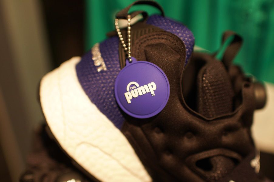 インスタポンプ フューリー ブースト シトロン ウルトラブースト 1.0 OG(Instapump Fury BOOST "ultraboost 1.0 og") キーホルダー"PUMP"