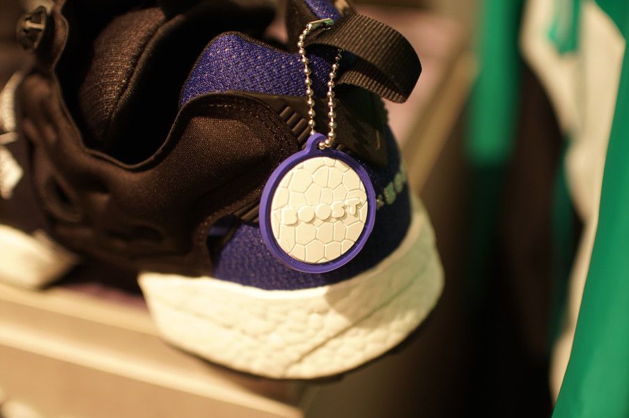 インスタポンプ フューリー ブースト シトロン ウルトラブースト 1.0 OG(Instapump Fury BOOST "ultraboost 1.0 og") キーホルダー"BOOST"