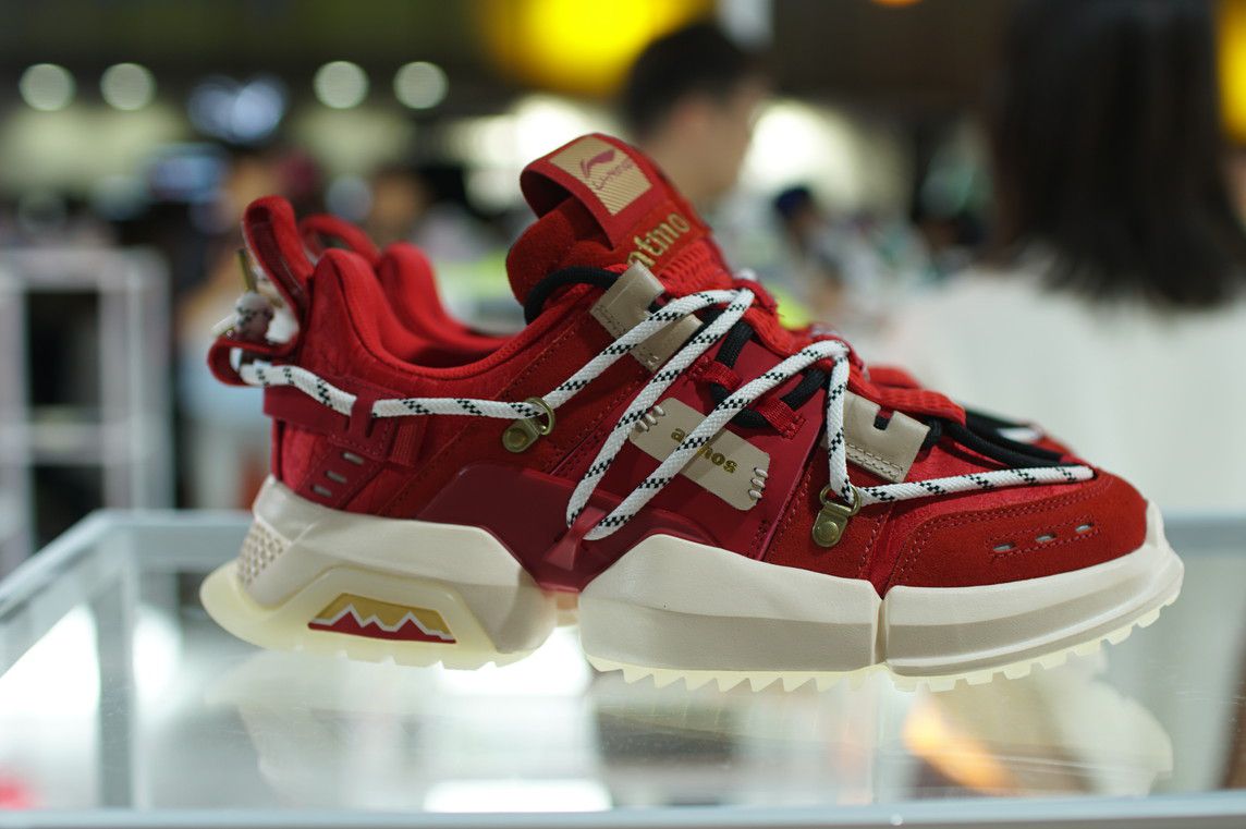 LI-NING TITAN for atmos(リーニン タイタン アトモス) レッド(赤)